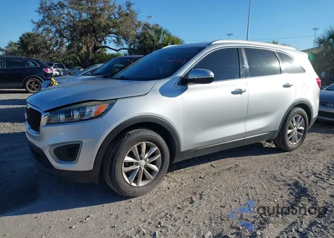 2017 Kia Sorento 2.4L Lx z USA, uszkodzony, nr VIN 5XYPG4A32HG188620
